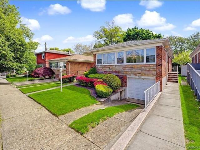 House for sale in Queens, Arverne