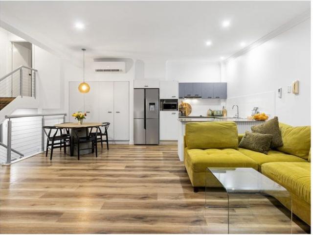 Townhouse for rent in Varsity Lakes, Gold Coast City