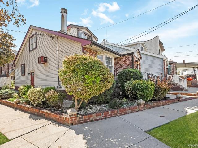 House for sale in Middle Village, New York