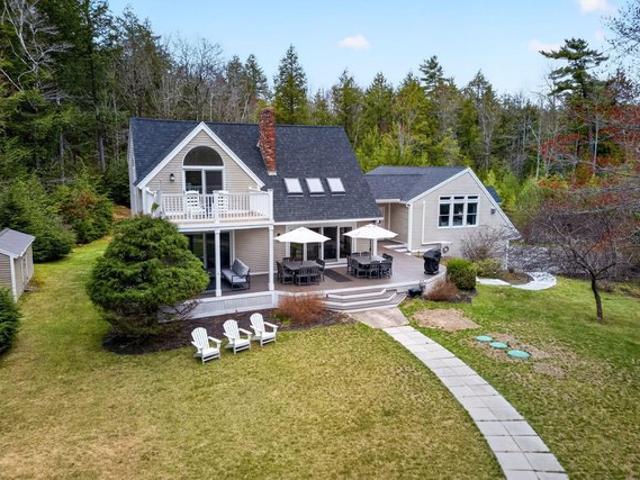 House for sale in Raymond, Maine