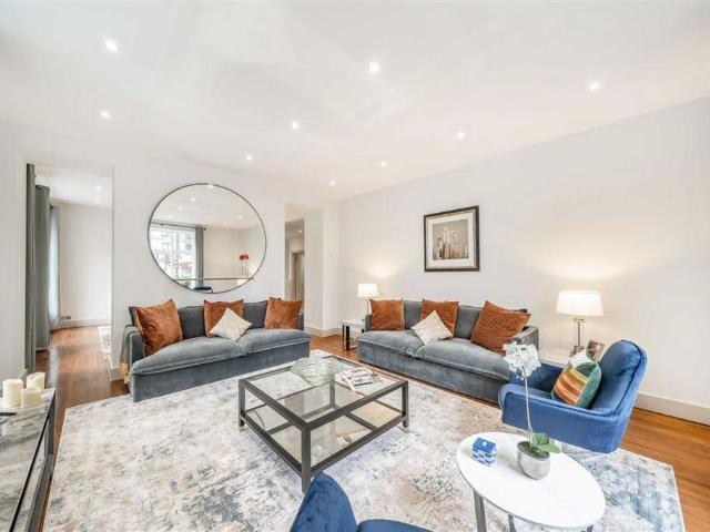 Apartment for rent in East Marylebone, Greater London