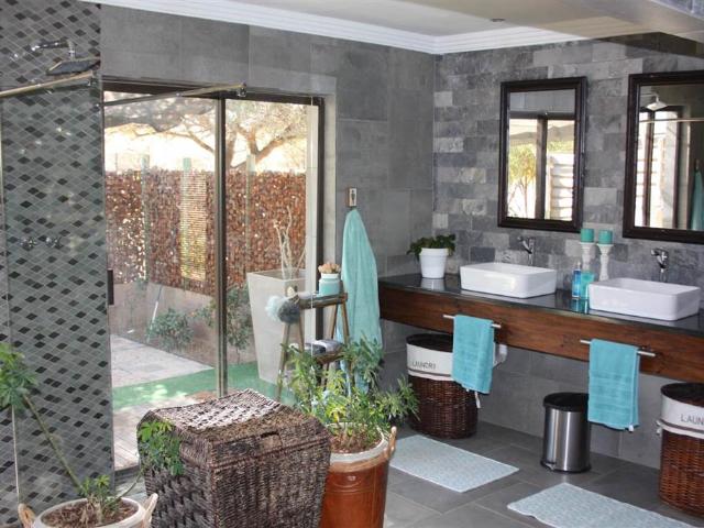 Farm for sale in Hartbeespoort Dam Nature Reserve, North West
