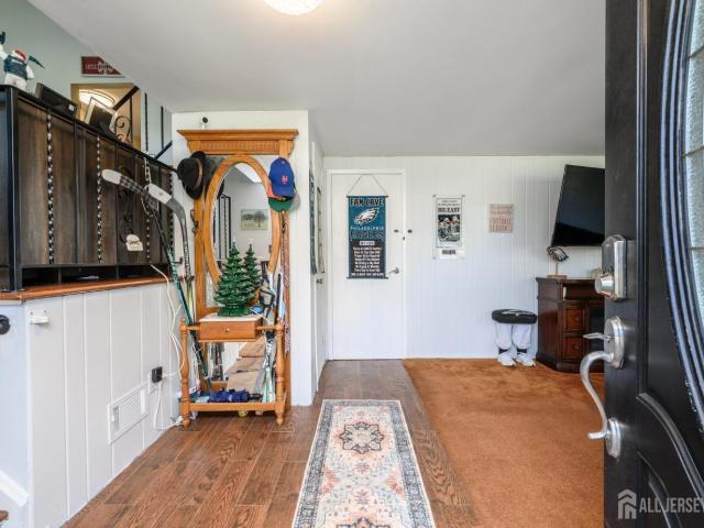 House for sale in Avenel, New Jersey