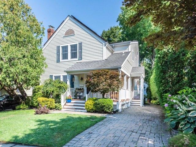 House for sale in Port Washington Park, Port Washington