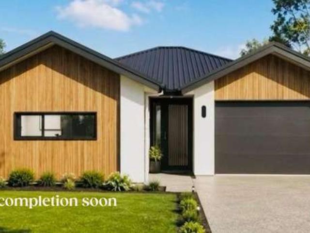 Property for sale in Chaslands, Canterbury