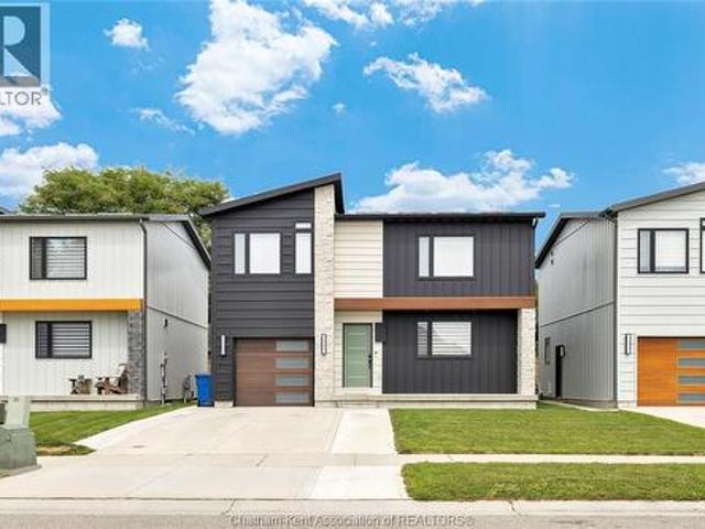 House for sale in Chatham–kent, Ontario