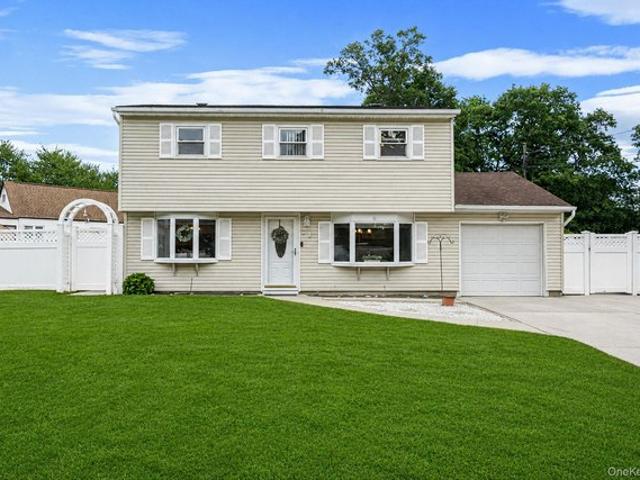 House for sale in Centereach, New York