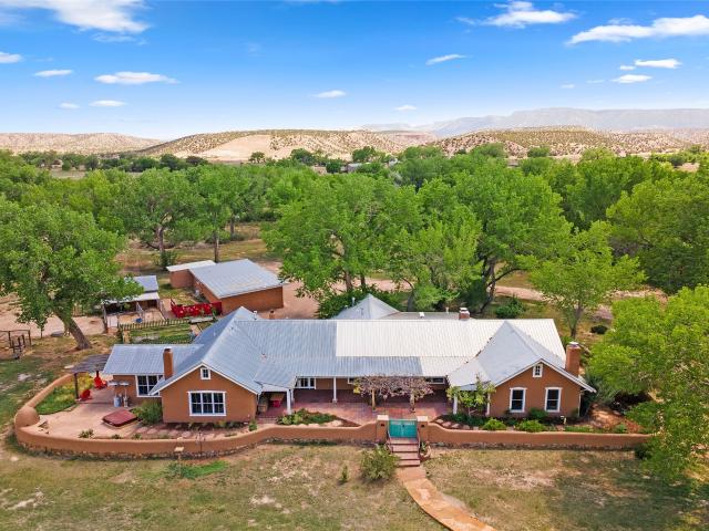 House for sale in Abiquiu, New Mexico