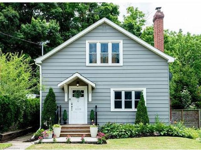 House for sale in Dundas House for sale in Dundas