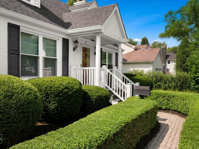 House for sale in Mchenry, Illinois