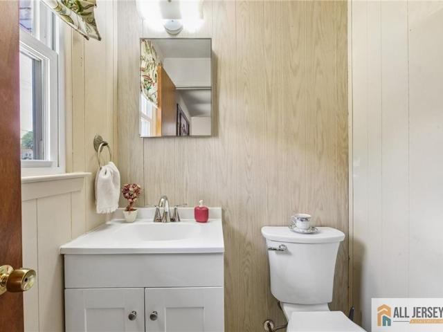 House for sale in Cliffwood, New Jersey