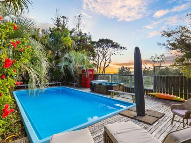 Property for sale in Waimauku