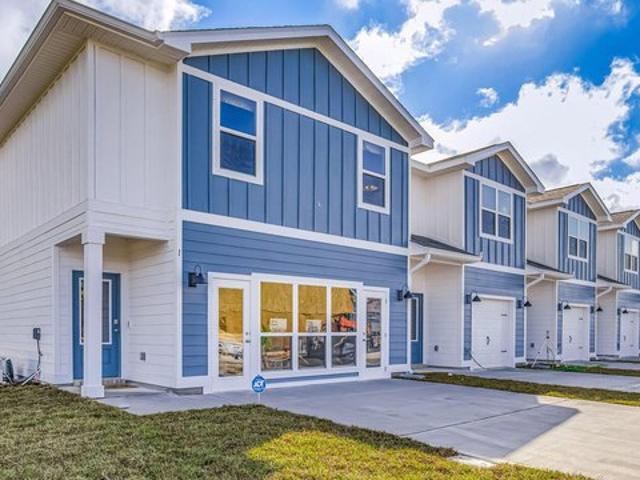 Townhouse for sale in Mary Esther, Florida