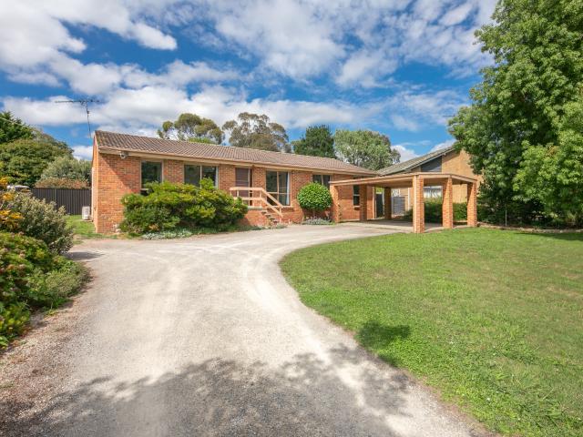 House for rent in Gisborne, Victoria