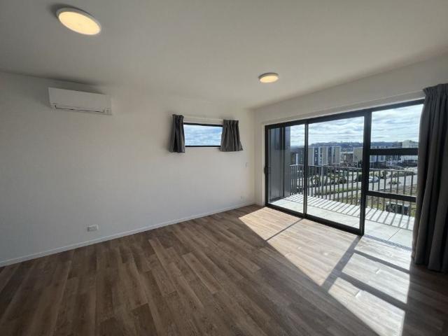 Apartment for rent in Paremoremo, Oroua County