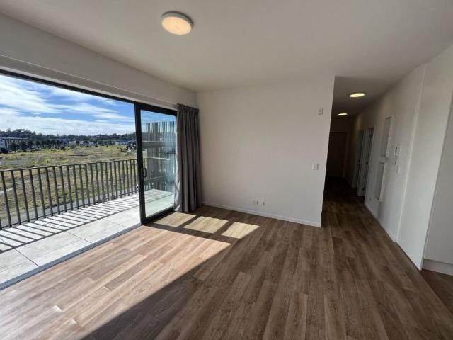 Apartment for rent in Paremoremo, Oroua County