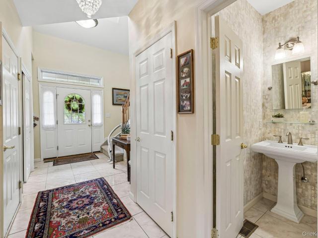 Condo for sale in Smithtown, New York