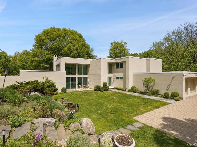House for sale in Pound Ridge, New York