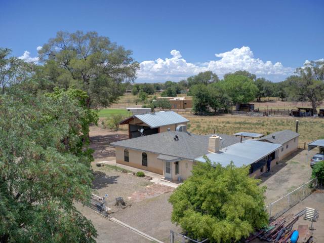 House for sale in Peralta, New Mexico