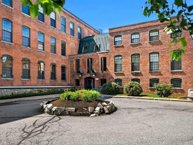Condo for sale in Chelmsford, Massachusetts