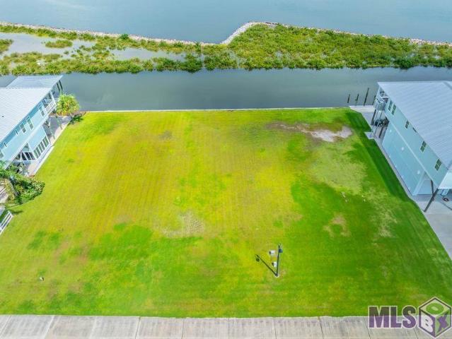Land for sale in Grand Isle, Louisiana
