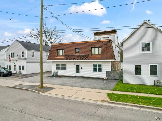 House for sale in Bowmansville, New York