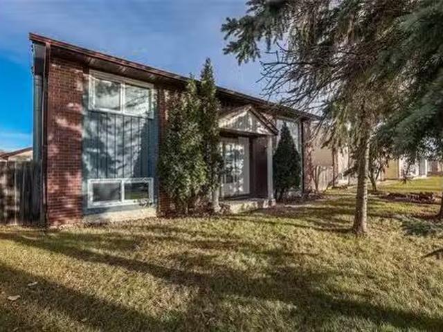 House for sale in East St. Paul, Manitoba