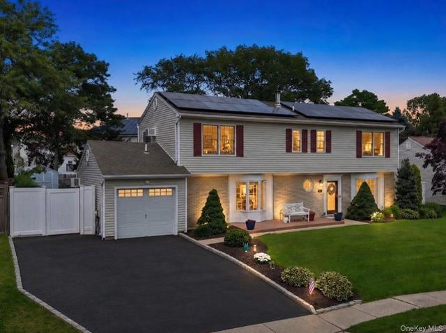 House for sale in Bohemia, New York