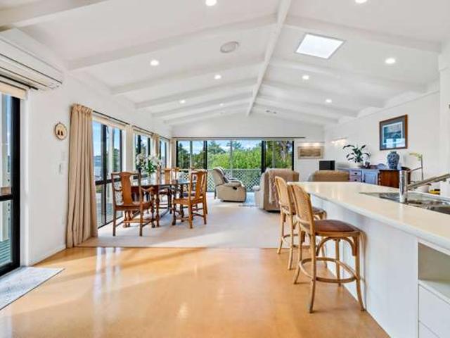 House for sale in Otakou