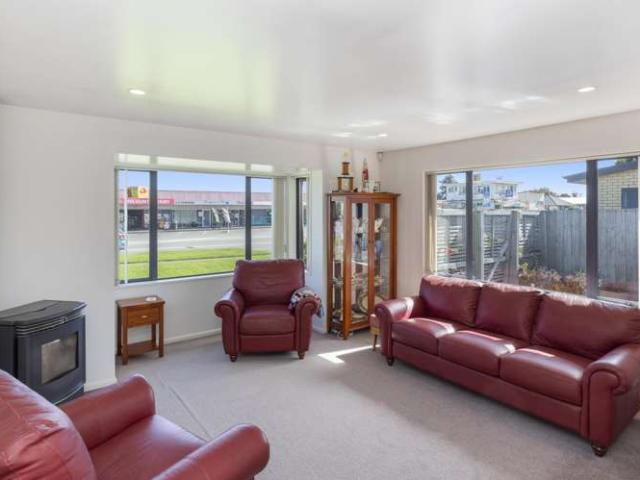 House for sale in Chaslands, Canterbury