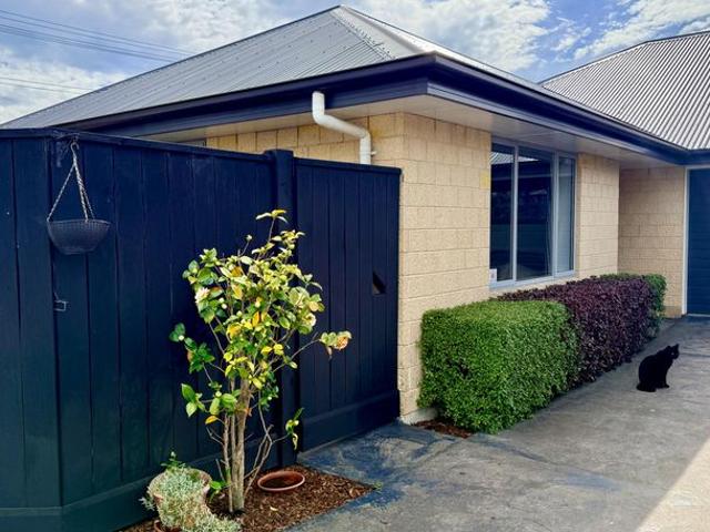 House for rent in Chaslands, Canterbury