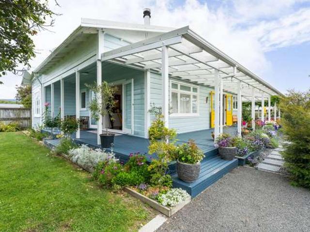 House for sale in Otaki Beach, Wellington