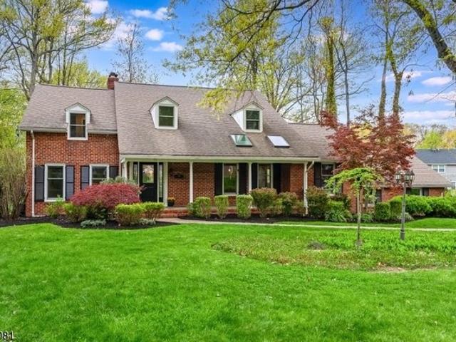 House for sale in Springfield, New Jersey