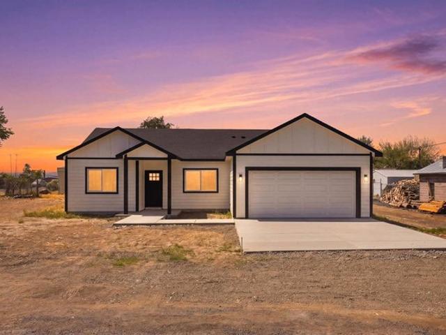 House for sale in Burbank, Washington