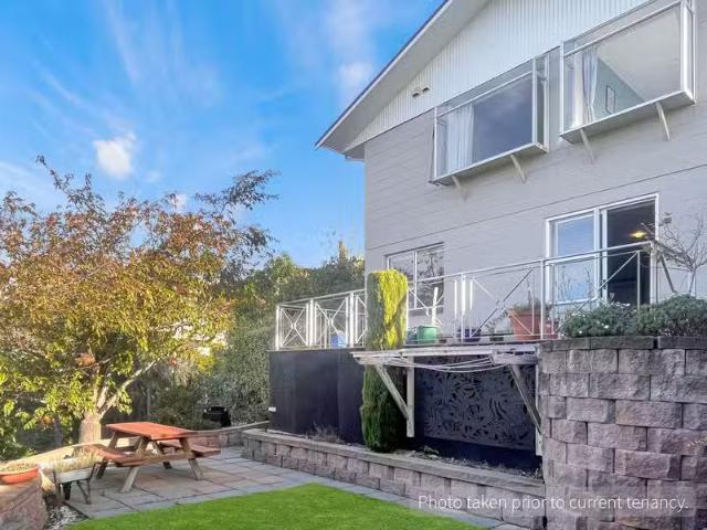 House for sale in Chaslands, Canterbury