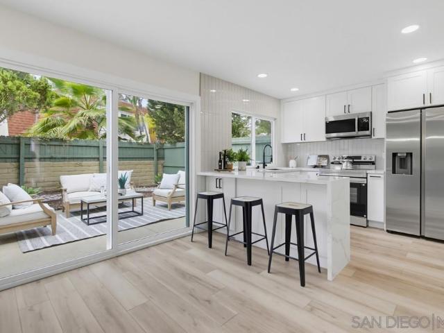 Townhouse for sale in La Mesa, San Diego County