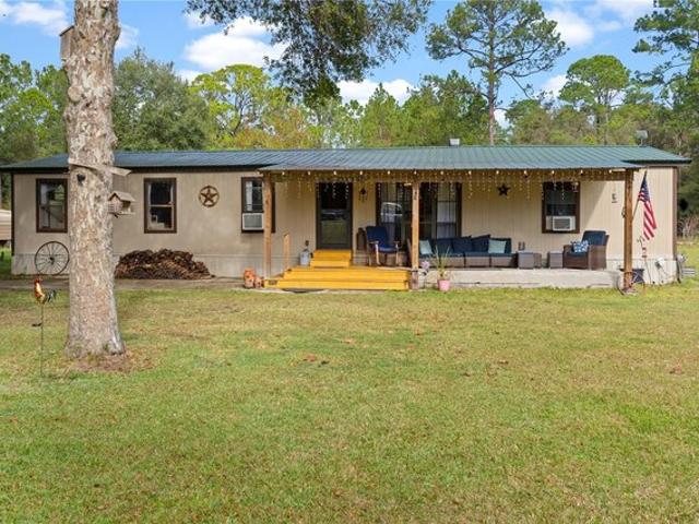 House for sale in Anthony, Florida