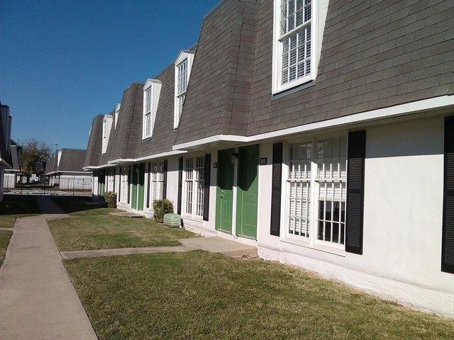 Townhouse for sale in Leesville, Texas