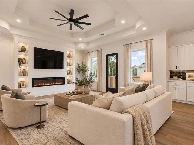 House for sale in Saint Claude Heights, Arabi