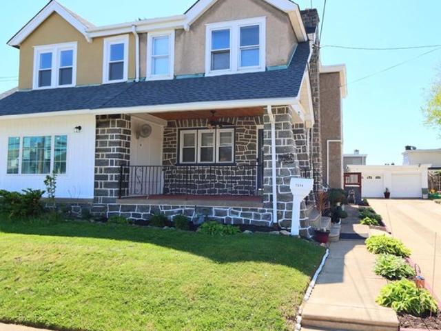 Townhouse for sale in Delco, Pennsylvania