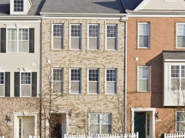 Townhouse for sale in Lanham, Maryland