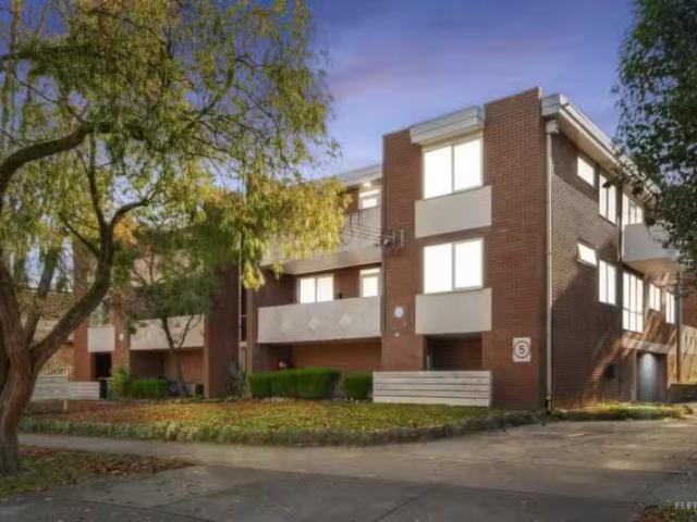 Apartment for rent in Box Hill