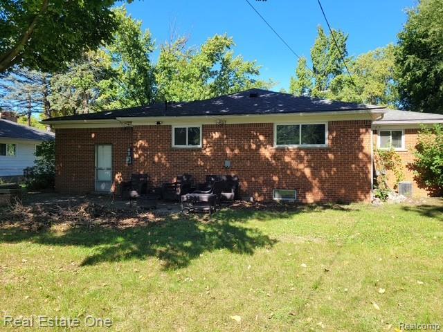 House for sale in Highwood, Pontiac