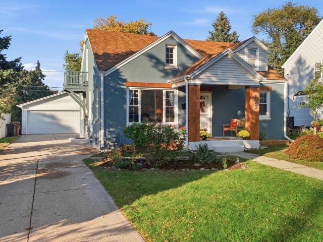 House for sale in Historic Grant Park, South Milwaukee