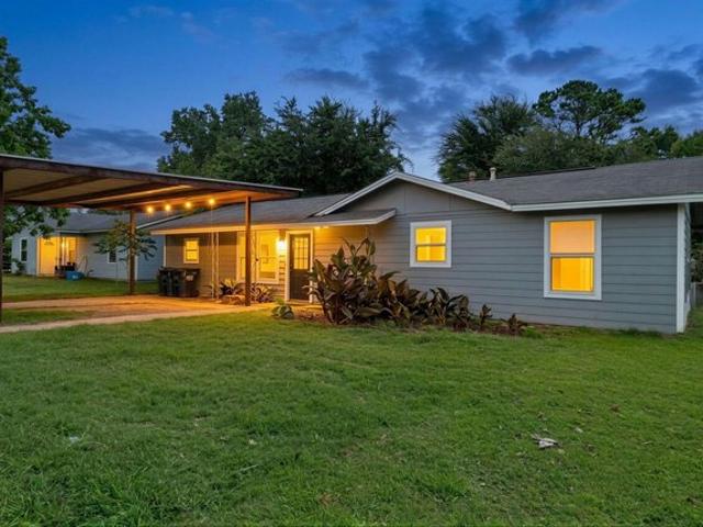 House for sale in Milam, Texas