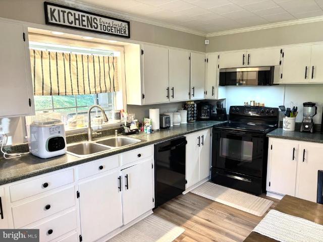 House for sale in Burnham, Pennsylvania