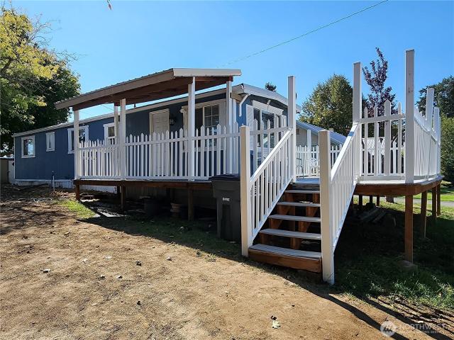 House for sale in Waterville, Douglas County