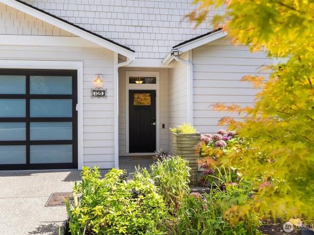 House for sale in Bainbridge Island, Washington