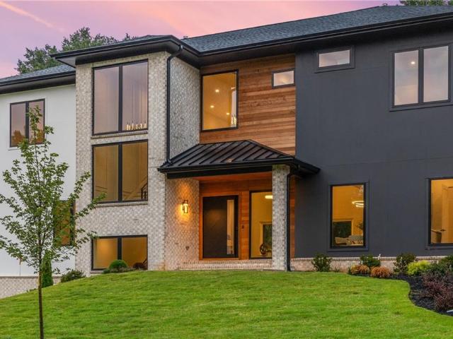 House for sale in Sandy Springs, Georgia