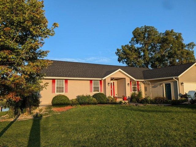 House for sale in Whiteside, Illinois
